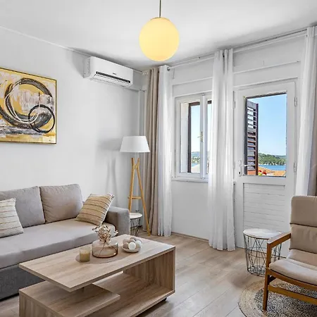 Apartment Amazing In With Wifi Sibenik