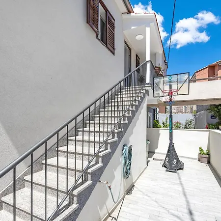 Apartment Amazing In With Wifi Sibenik
