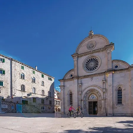 Amazing In With Wifi Appartement Šibenik