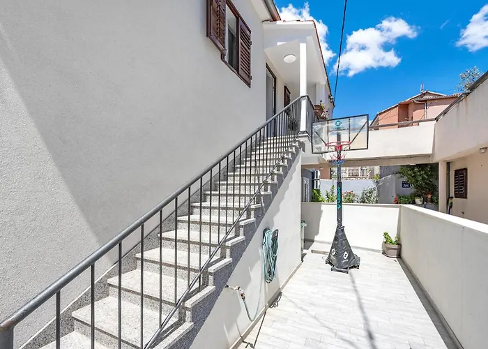 아파트 Amazing In With Wifi 시베니크